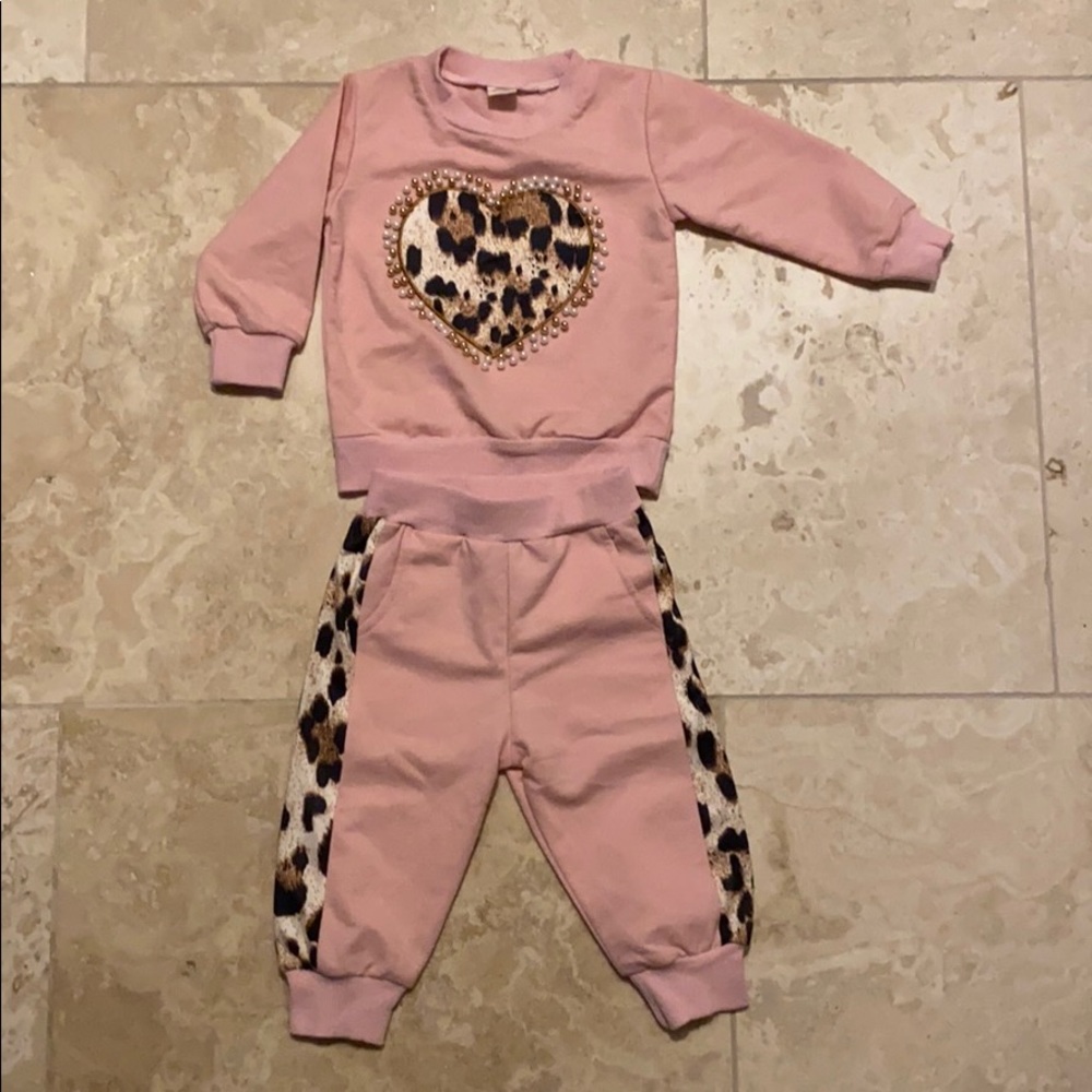 Cheetah heart outfit